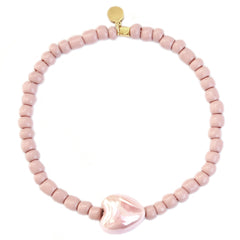 Brazalete de piedra de ciervo rosado