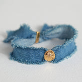 Goldenes Denim Wickelarmband