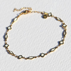 Armband white charm