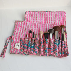 Make-up brush roll pink