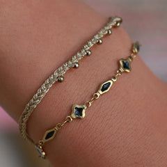 Armband black charms