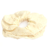 Scrunchie Stickerei beige
