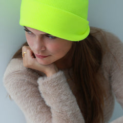 Gorro amarillo neón
