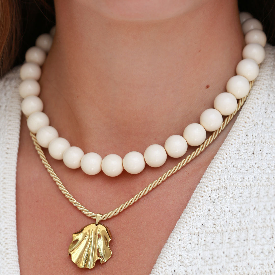 Collier crème à bulles