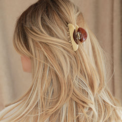 Pince à cheveux aesthetic crème