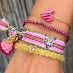 Fluffy curry bracelet