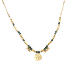 Collar de oro con moneda de malaquita