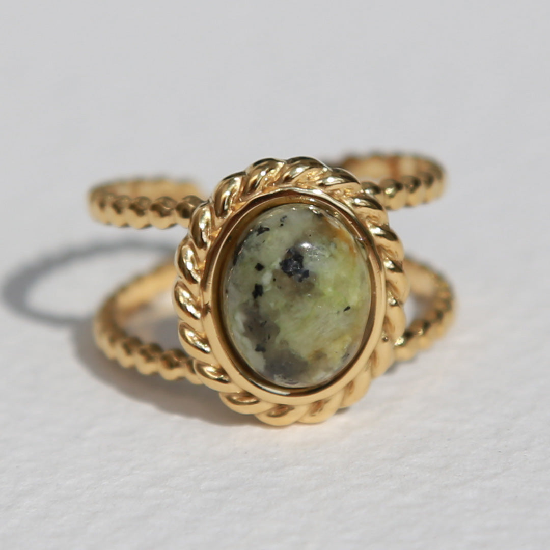 Goldring mit afrikanischem Türkis