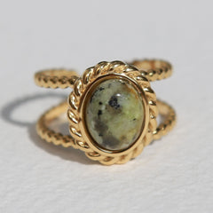 Goldring mit afrikanischem Türkis