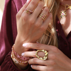 Goldener Ring mit Rosenpunkten