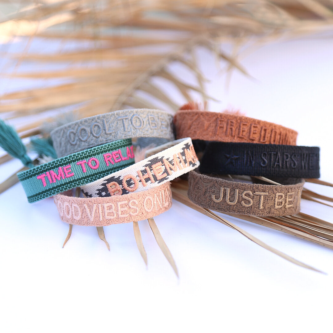 Bracelet tissé cool to be kind gris clair